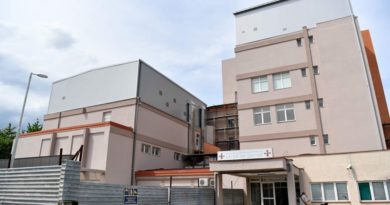 Министерот Филипче и Премиерот Спасовски во обиколка на новото крило на ЈЗУ Општа Болница Министерот Филипче и Премиерот Спасовски во обиколка на новото крило на ЈЗУ Општа Болница